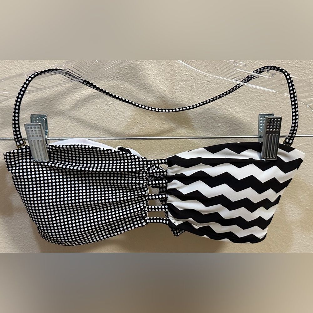 Island Soul Black White Geometric Bikini Top Women's